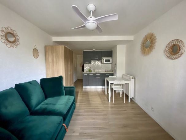 A louer STUDIO  20 M2  MARSEILLE 5EME