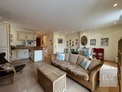 APPARTEMENT T4 88 M2 BORD DE MER ANTIBES