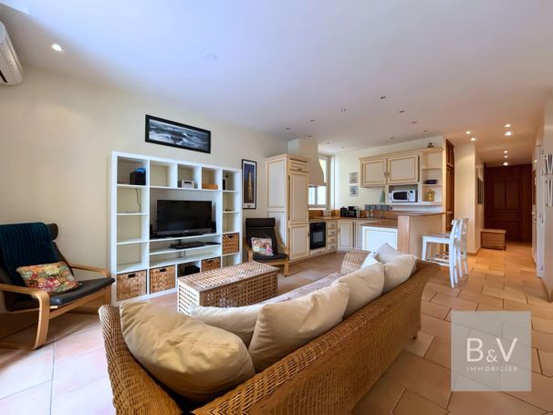 APPARTEMENT T4 88 M2 BORD DE MER ANTIBES