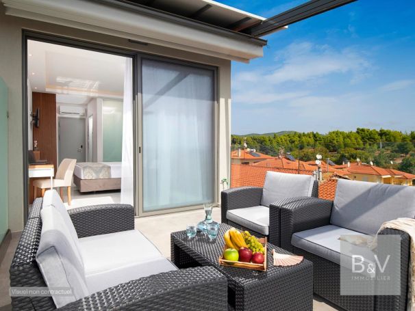 APPARTEMENT DUPLEX DE PRESTIGE T4 110 M2 TERRASSE BORD DE MER ANTIBES