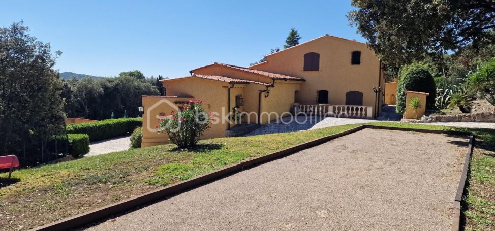 A louer MAISON  6 PIECES 207 M2  PEILLE