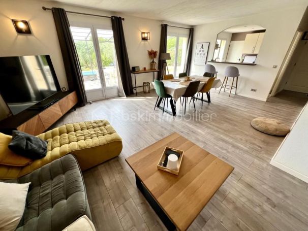 A louer MAISON  7 PIECES 168 M2  DRAGUIGNAN