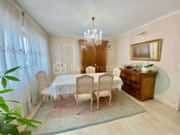 A louer APPARTEMENT NEUF T4 103 M2 BORD DE MER HYERES