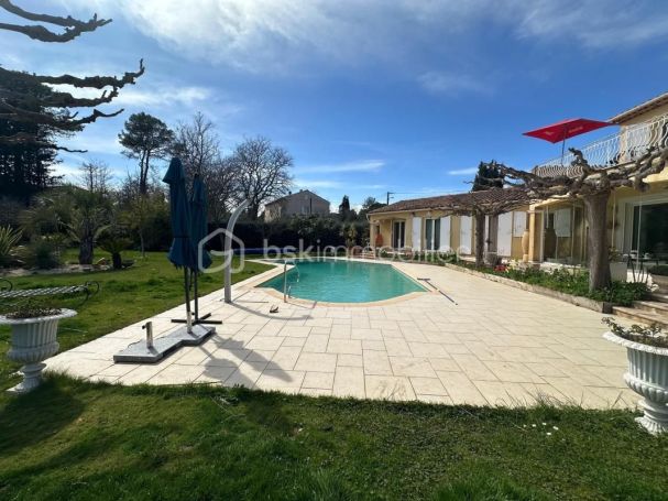 A louer MAISON  7 PIECES 222 M2  NEOULES