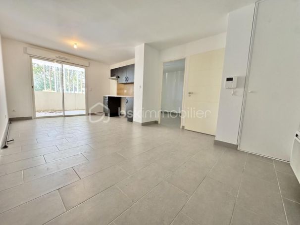 A louer APPARTEMENT T2 38 M2 TERRASSE BORD DE MER SERIGNAN