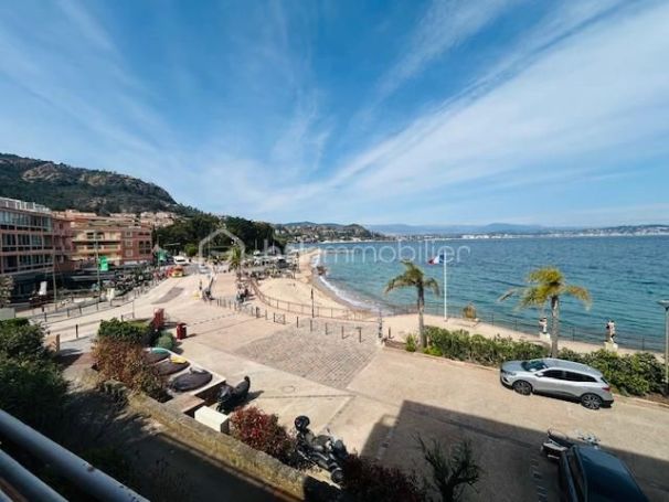 A louer APPARTEMENT T3 63 M2 PIEDS DANS L'EAU THEOULE SUR MER