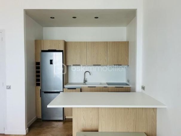 A louer APPARTEMENT T3 63 M2 PIEDS DANS L'EAU THEOULE SUR MER