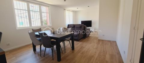 A louer APPARTEMENT T3 65 M2 BORD DE MER LA SEYNE SUR MER