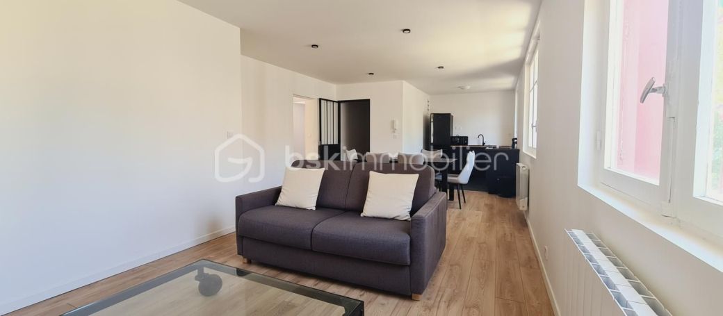 A louer APPARTEMENT T3 65 M2 BORD DE MER LA SEYNE SUR MER