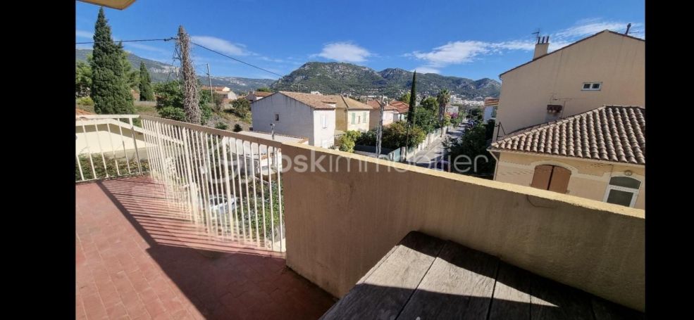 A louer APPARTEMENT T2 37 M2 TERRASSE BORD DE MER TOULON