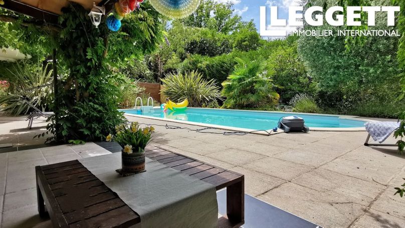 A louer MAISON  9 PIECES 195 M2  SAINT NICOLAS DE REDON
