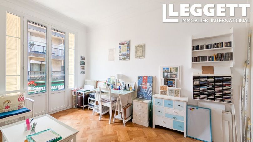 A louer APPARTEMENT DE PRESTIGE T2 56 M2 BORD DE MER NICE