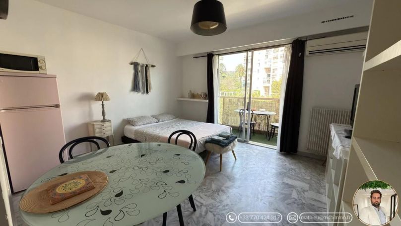A louer STUDIO  23 M2 TERRASSE BORD DE MER NICE
