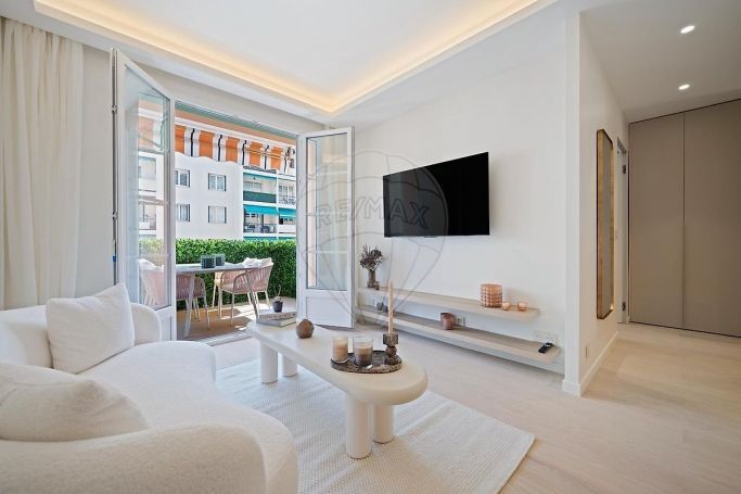 A louer APPARTEMENT DE PRESTIGE T2 36 M2 TERRASSE VUE MER NICE