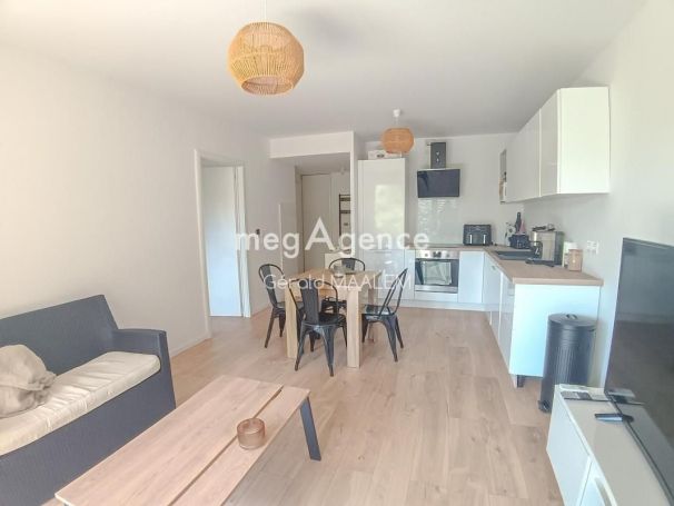 A louer APPARTEMENT T2 43 M2 TERRASSE BORD DE MER COGOLIN