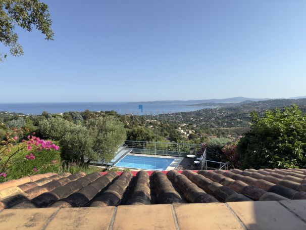 A louer MAISON  5 PIECES 91 M2 PIEDS DANS L'EAU LES ISSAMBRES