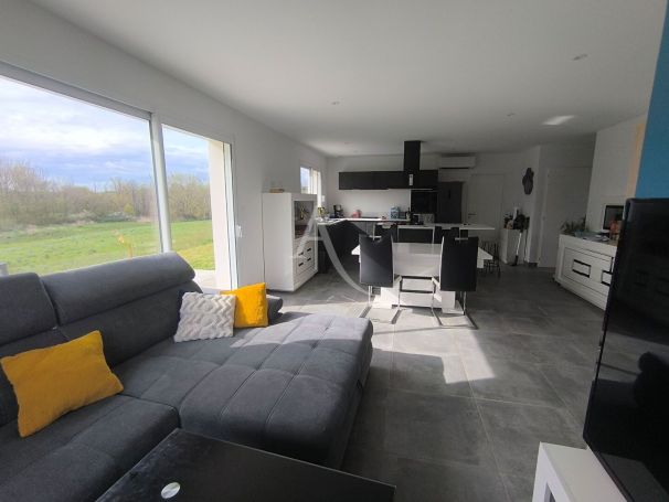 A vendre MAISON  4 PIECES 70 M2 BORD DE MER TALMONT SAINT HILAIRE