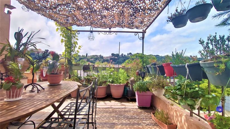 A louer APPARTEMENT T4 73 M2 TERRASSE BORD DE MER CAGNES SUR MER