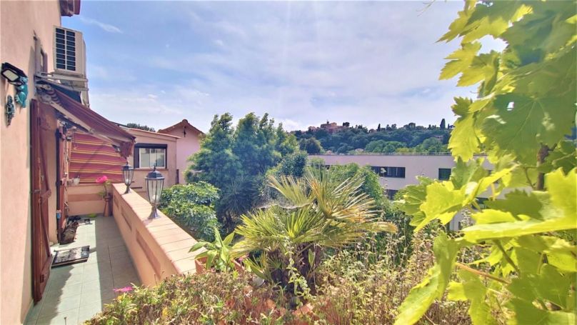 A louer APPARTEMENT T4 73 M2 TERRASSE BORD DE MER CAGNES SUR MER