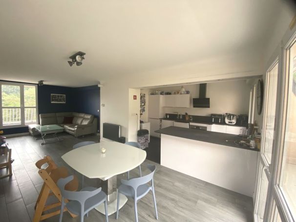 A louer APPARTEMENT DUPLEX T4 103 M2  MONTIVILLIERS