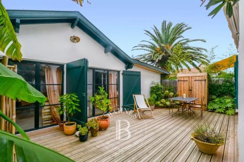A vendre CHARMANT APPARTEMENT AVEC TERRASSE ET ATELIER  t3 42 M² GUETHARY
