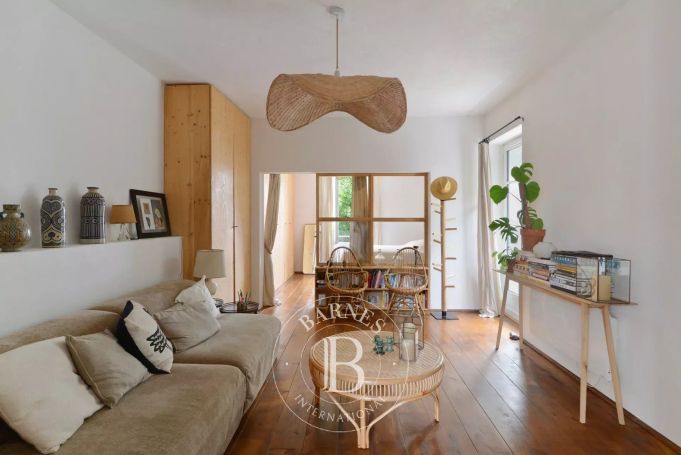 A vendre CHARMANT APPARTEMENT AVEC TERRASSE ET ATELIER  t3 42 M² GUETHARY