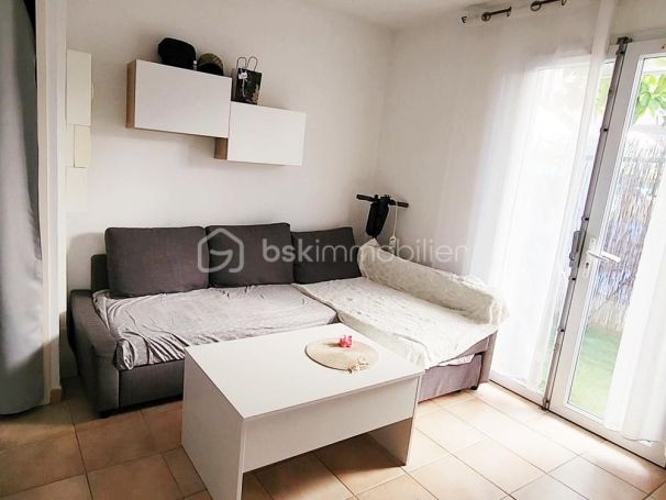 A louer STUDIO  19 M2 TERRASSE BORD DE MER LA LONDE LES MAURES
