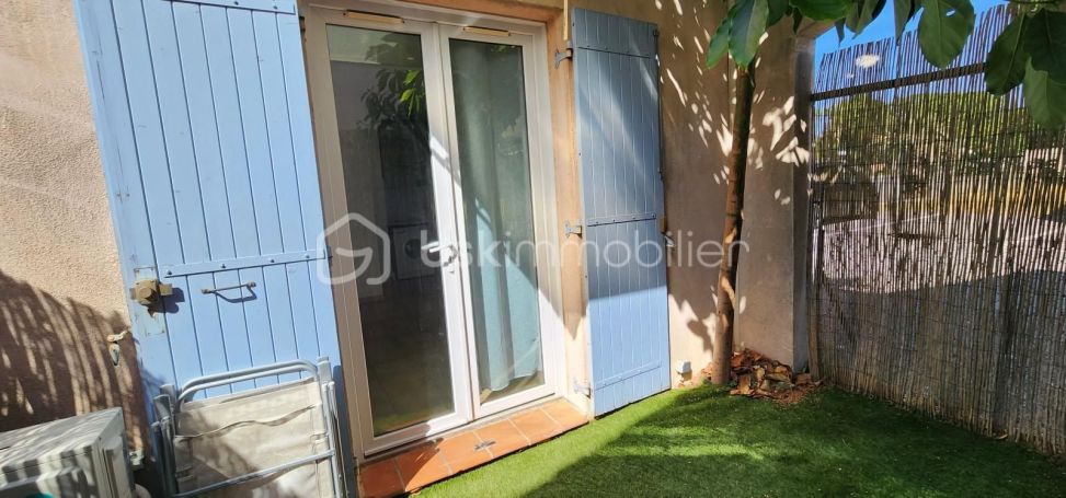 A louer STUDIO  19 M2 TERRASSE BORD DE MER LA LONDE LES MAURES
