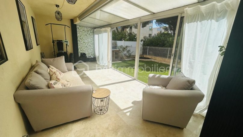 A louer APPARTEMENT T3 61 M2 TERRASSE BORD DE MER SANARY SUR MER
