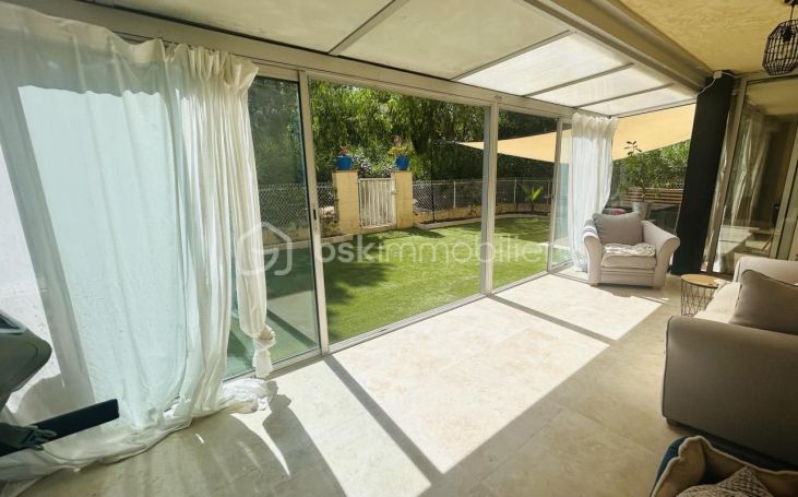 A louer APPARTEMENT T3 61 M2 TERRASSE BORD DE MER SANARY SUR MER
