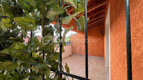 A louer APPARTEMENT NEUF T5 104 M2 TERRASSE UZES