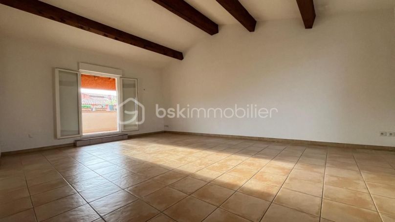 A louer APPARTEMENT NEUF T5 104 M2 TERRASSE  UZES