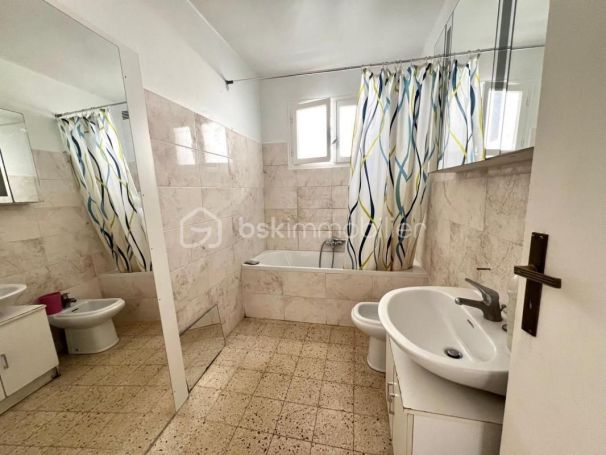 A louer APPARTEMENT T4 70 M2 BORD DE MER CANNES