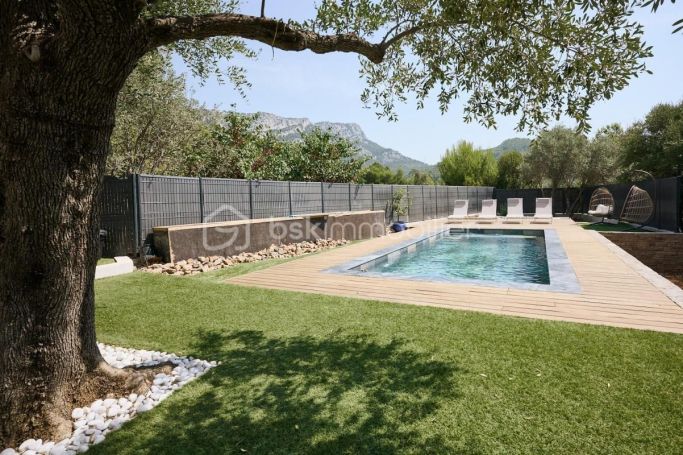 A louer MAISON  7 PIECES 147 M2  LA VALETTE DU VAR