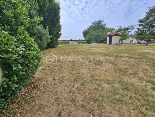 A vendre TERRAIN 1 269 M2  SAINT GEIN