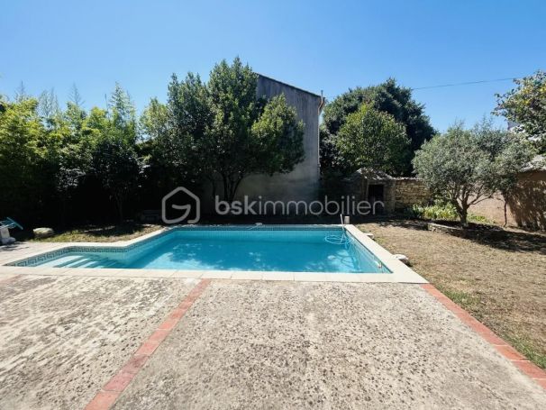 A louer MAISON  4 PIECES 108 M2  NIMES