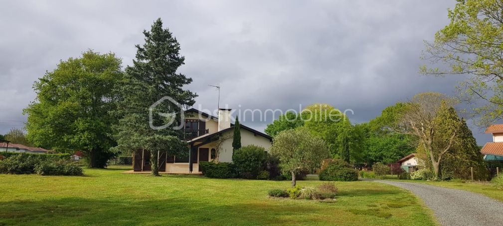 A louer MAISON  D'ARCHITECTE  NARROSSE
