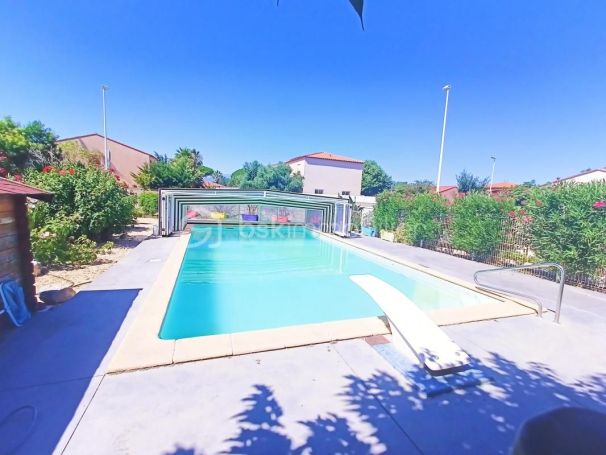 A louer MAISON  7 PIECES 177 M2  TOULOUGES