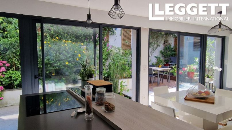A louer MAISON  5 PIECES 174 M2  BORDEAUX