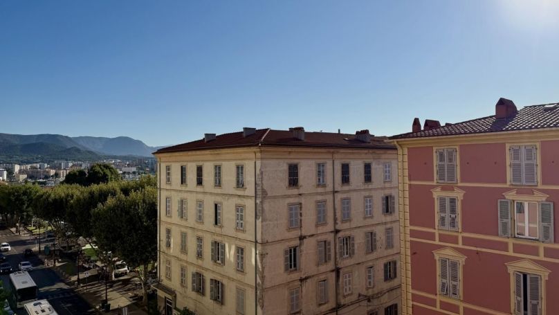 A louer APPARTEMENT T5 125 M2 BORD DE MER AJACCIO