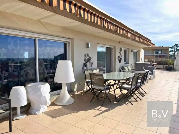 APPARTEMENT DE PRESTIGE T3 97 M2 TERRASSE BORD DE MER NICE