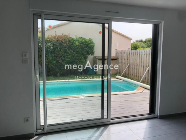 A louer MAISON  CONTEMPORAINE BORD DE MER TALMONT SAINT HILAIRE