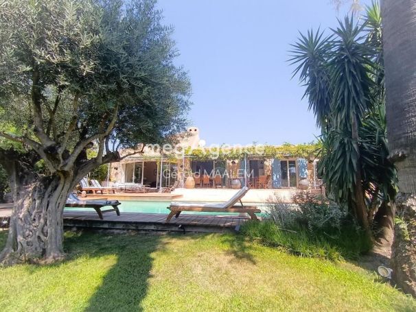 A louer MAISON  7 PIECES 170 M2 BORD DE MER GRIMAUD