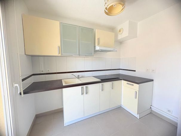 A louer APPARTEMENT NEUF T2 43 M2 TERRASSE BORD DE MER CAGNES SUR MER