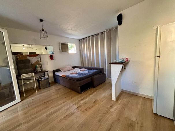 A louer STUDIO  23 M2 TERRASSE BORD DE MER CAGNES SUR MER