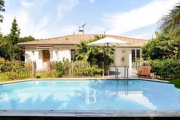 A vendre CHARMANTE MAISON 5 PIECES 130 M² RENOVEE LABENNE