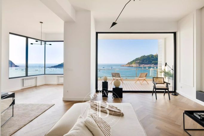 A vendre SUPERBE DUPLEX 330 M² VUE MER SAN SEBASTIAN