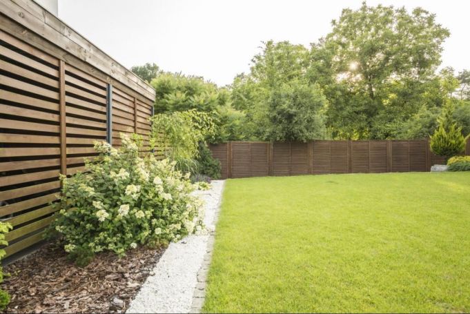 A louer APPARTEMENT T3 79 M2 TERRASSE  UZES