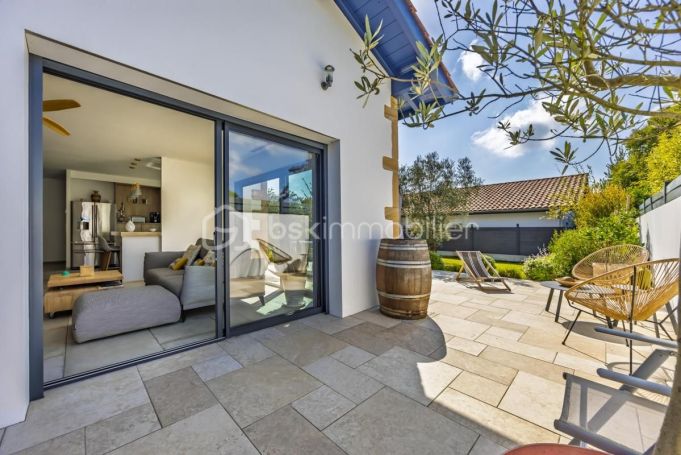 A louer MAISON  CONTEMPORAINE BORD DE MER URRUGNE