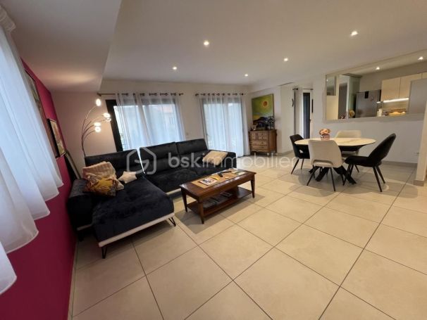 A louer APPARTEMENT DE PRESTIGE T3 87 M2 TERRASSE BORD DE MER ARGELES SUR MER